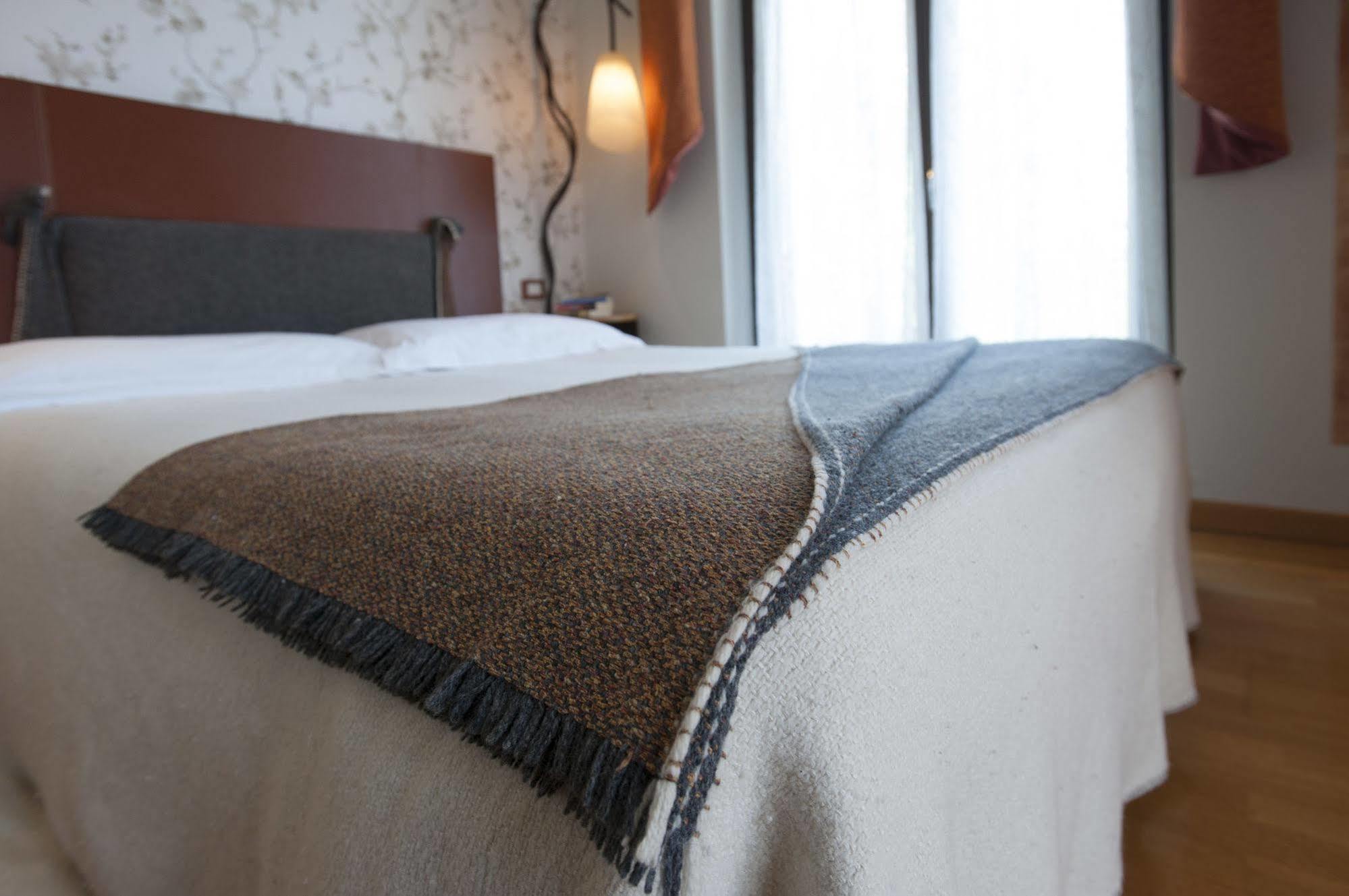 אלבה Hotel Langhe מראה חיצוני תמונה