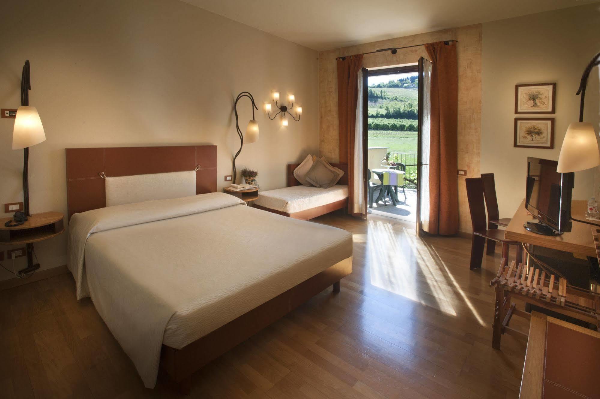 אלבה Hotel Langhe מראה חיצוני תמונה